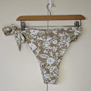 AILA BLUE Vivien Bikini Swimsuit Bottoms Botanica Medium Z535-29